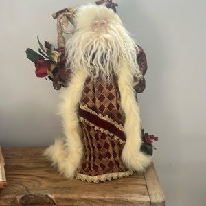 17” Santa with rose and staff